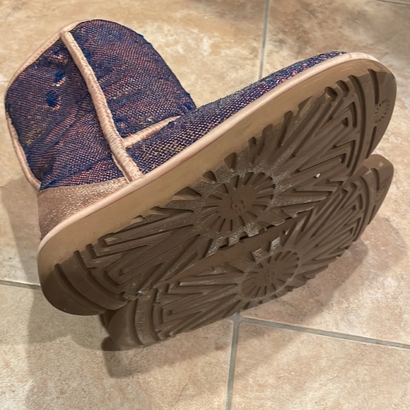 Ugg’s - Picture 3 of 4